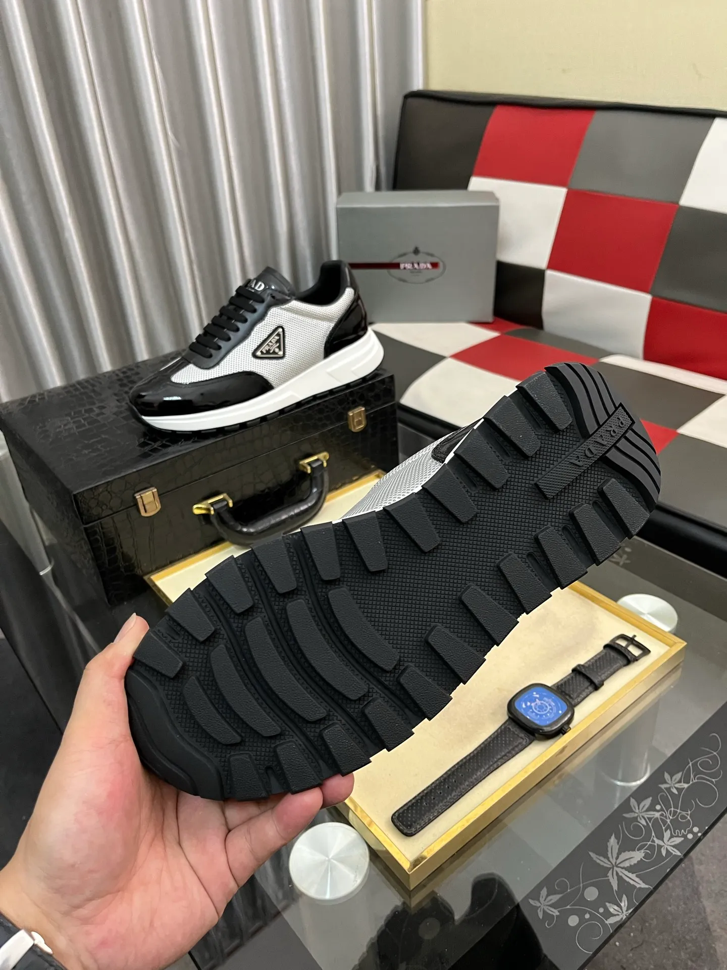 Men's shoes 💰: 560⌚️⌚️[PRADA] Prada casual shoes, originally developed 1:1, made of high-mercerized cowhide with imported cowhide, silk sheepskin lining, rubber outsole, comfortable and soft on the foot, size: 38-442️⃣Colors available